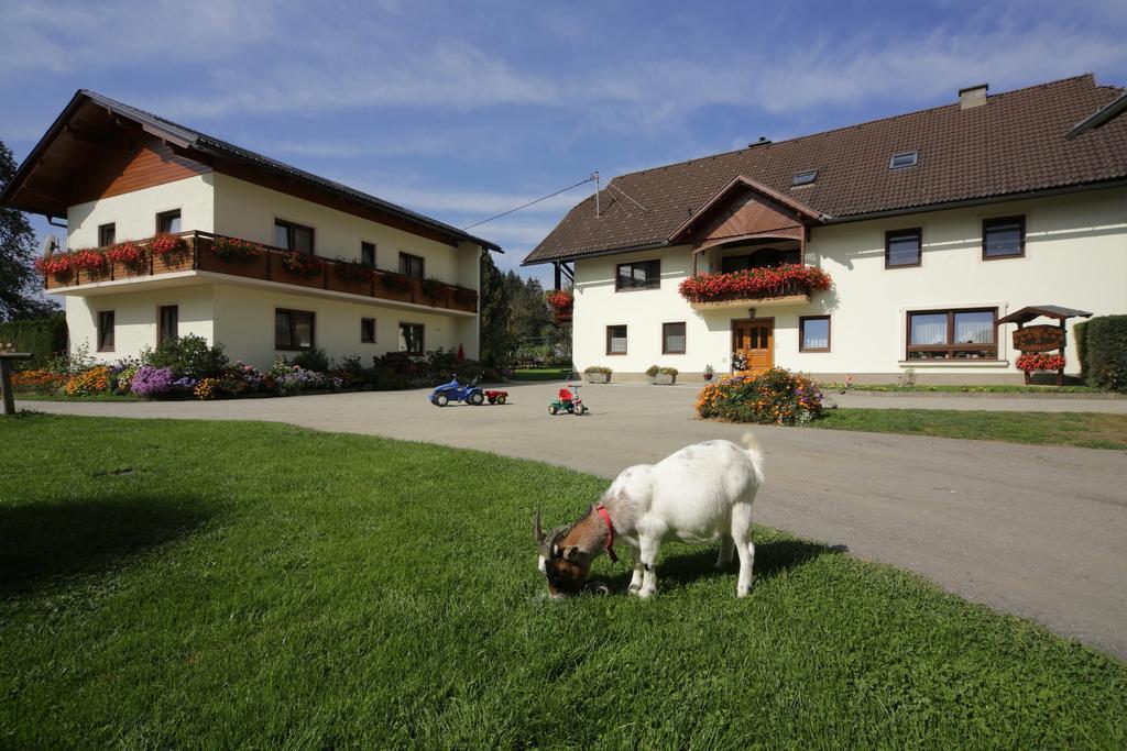 Familienparadies Zeislerhof Villa Glanegg  ภายนอก รูปภาพ